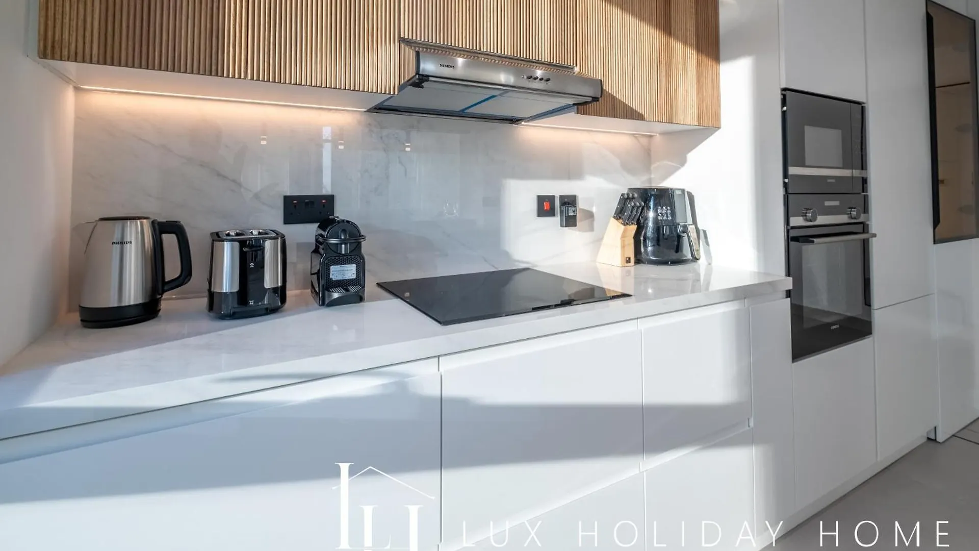 Lux The Majara Marina View Suite Dubái Emiratos Árabes Unidos